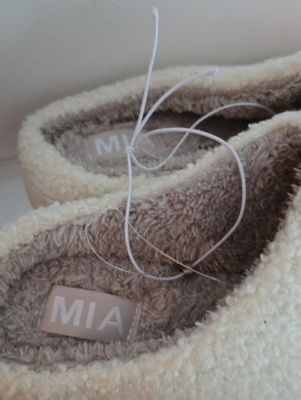 MIA Cream Fuzzy Slippers with Bright Pink Smiley...NWOT size 7 - Picture 3 of 5